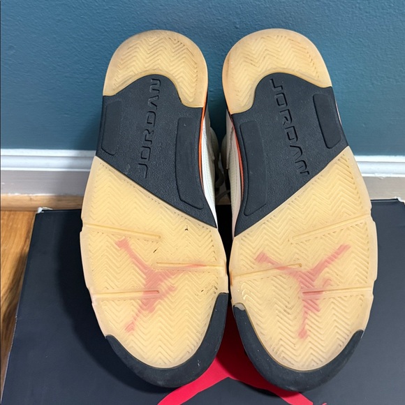 Jordan Air Jordan 5 Retro White with Orange Accents - Picture 5 of 6